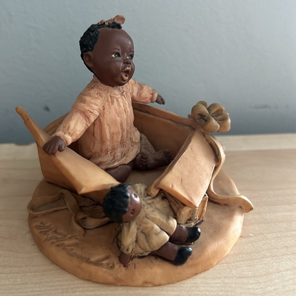 Vintage Miss Martha’s Collection Francie ‘Such a Precious Gift’ figurine - Picture 4 of 5